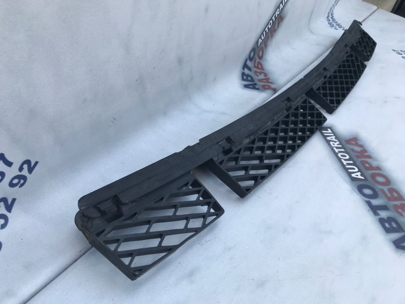 Кронштейн заднего бампера 7P6807863A Volkswagen Touareg
