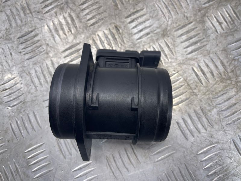 Датчик масового потоку повітря (MAF) 04L906461B Volkswagen Tiguan