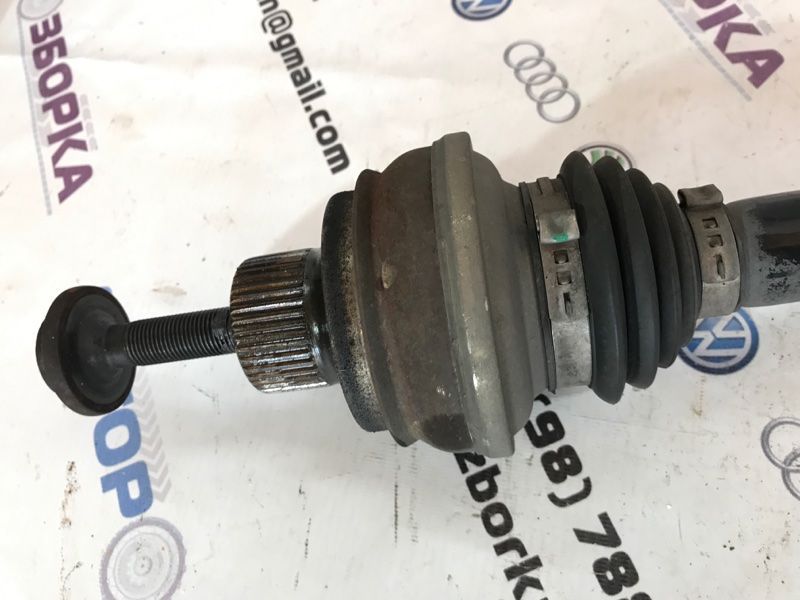 Піввісь 8R0501203C Audi A7