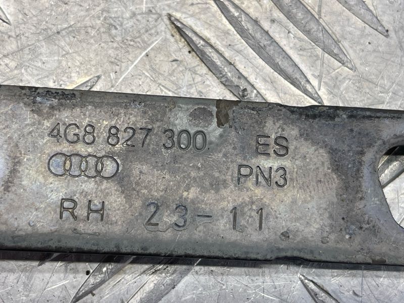 Петля кришки багажника 4G8827300 Audi A7