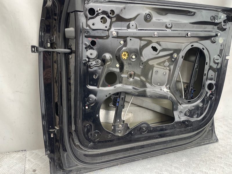 Двері 4M0831052F Audi Q7