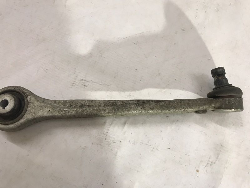 Рычаг передней подвески верхний 4M0407505B Audi Q7