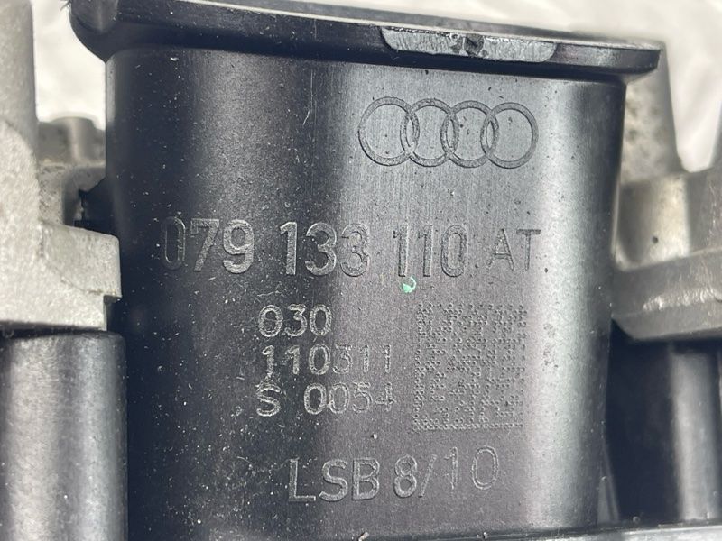 Коллектор впускной Audi A8