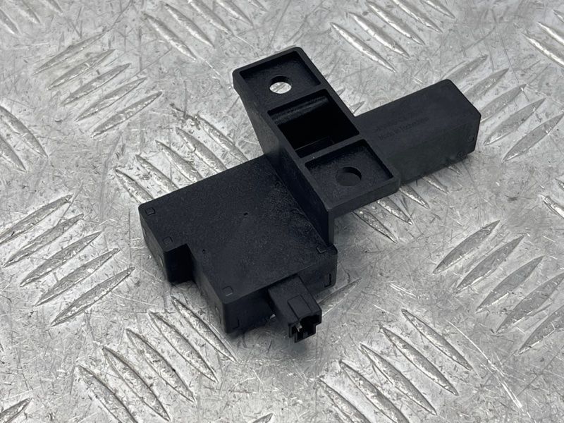 Антенна бесключевого доступа (KESSY) 8K0907247 Audi A6 Audi A4, Audi A4 Allroad, Audi A5, Audi A6, Audi A7, Audi A8, Audi Q5, Audi RS5, Audi RS7, Audi S4, Audi S5, Audi S6, Audi S7, Audi S8, Audi SQ5