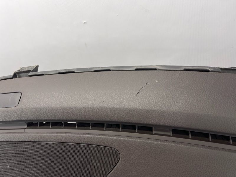 Торпедо з подушкою безпеки 7P1857001GHA3 Volkswagen Touareg