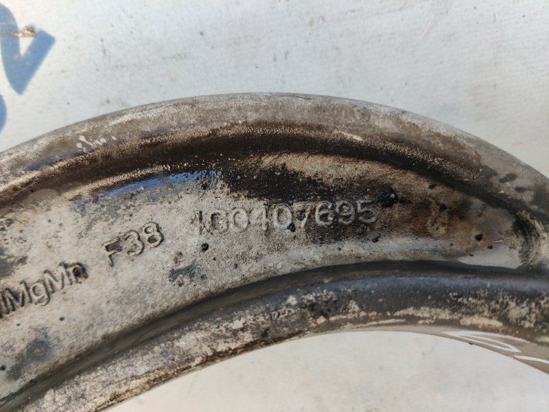 Рычаг передней подвески поперечный нижний 4G0407695 Audi A6