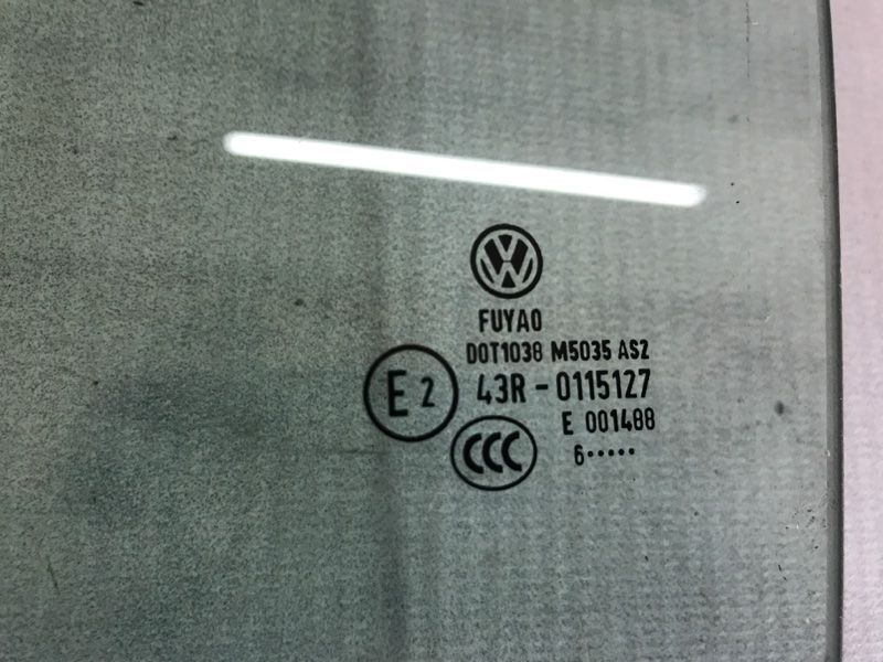 Скло дверей 43R0115127 Volkswagen Passat