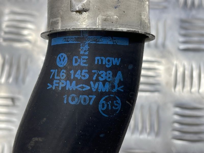 Патрубок повітропроводу інтеркулера верхній 7L6145738A Volkswagen Touareg