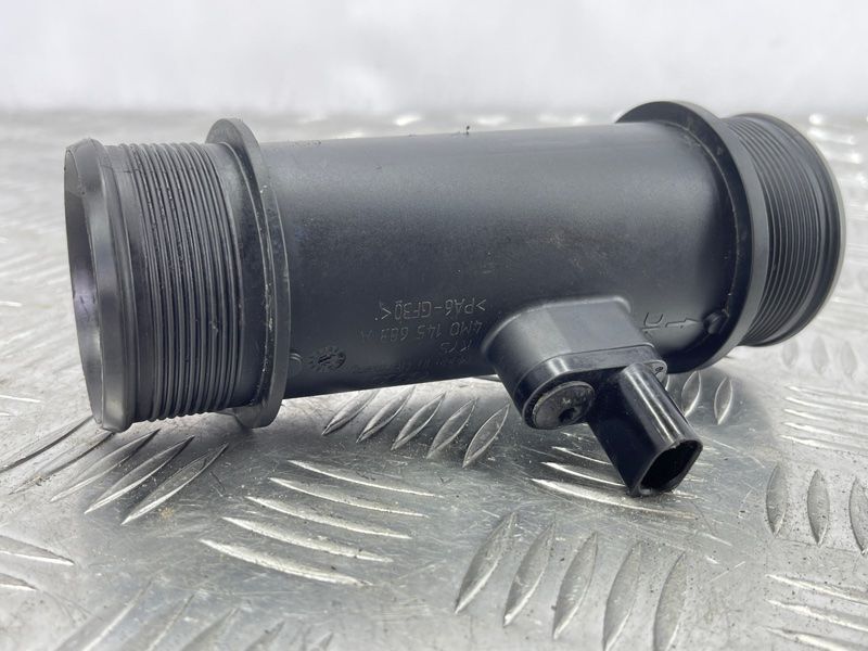 Патрубок давления 4M0145683A Audi Q7