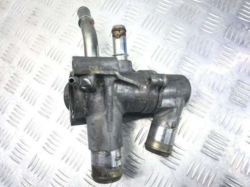 Корпус термостата AT4E8594BA Ford Edge