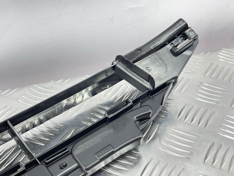 Решітка переднього бампера нижня s-line 4M0807647A4W3 Audi Q7