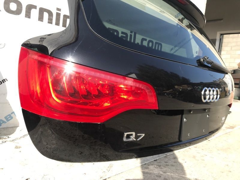 Кришка багажника 4L0827023B Audi Q7