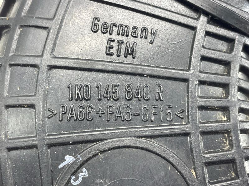Патрубок інтеркулера 1K0145840R Volkswagen Tiguan