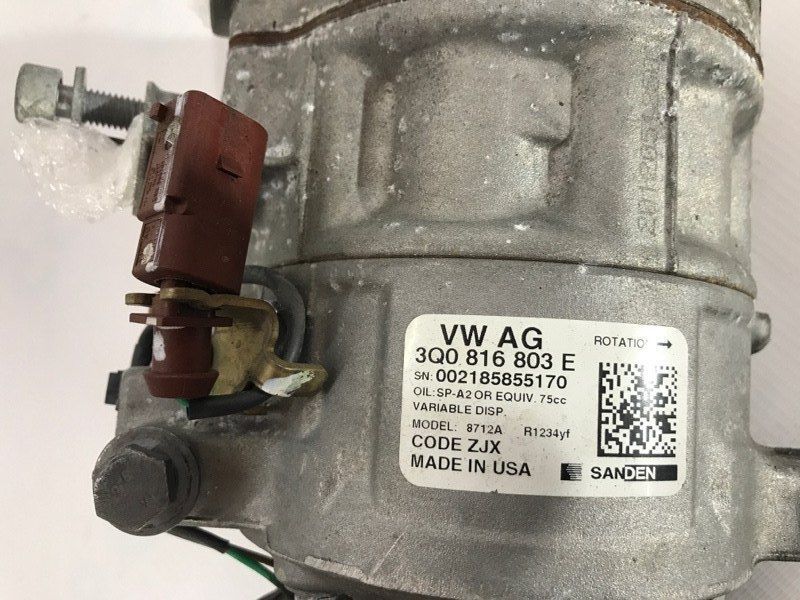 Компресор кондиціонера 3Q0816803E Volkswagen Tiguan