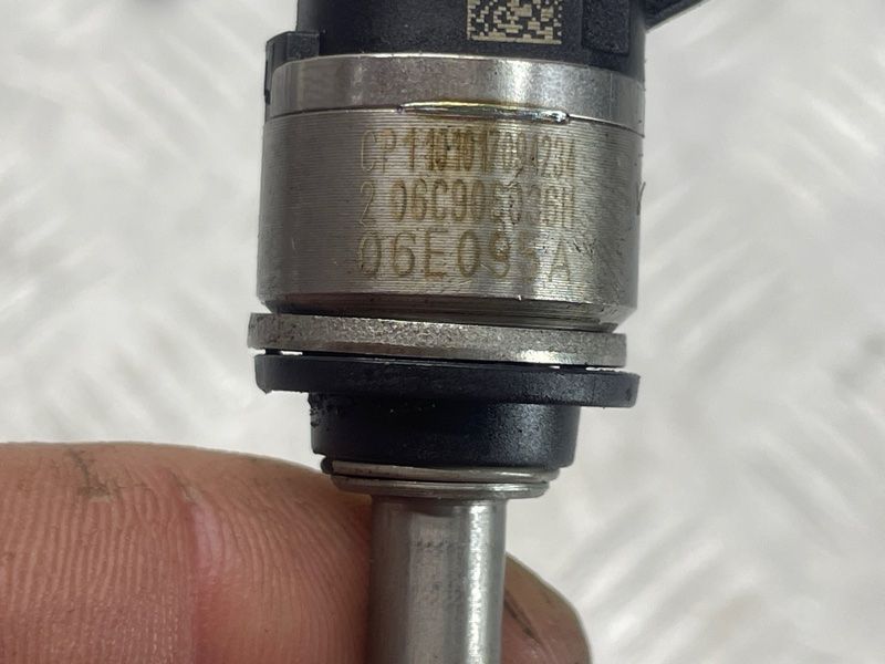 Топливная форсунка высокого давления 06C906036H Audi Q7 Audi A6, Audi A7, Audi A8, Audi Q7