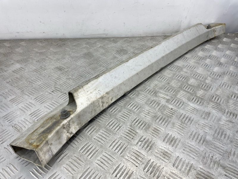 Підсилювач переднього бампера 4L0807113 Audi Q7