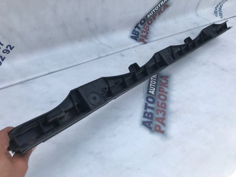 Кронштейн заднего бампера 7P6807863A Volkswagen Touareg