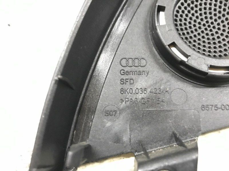 Угловая накладка зеркала двери внутренняя 8K0035423A Audi S4