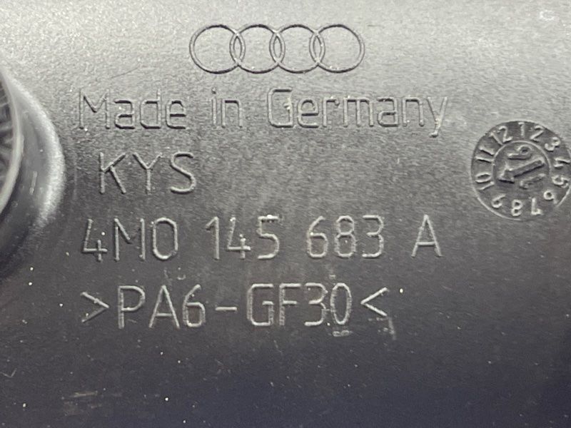 Патрубок давления 4M0145683A Audi Q7
