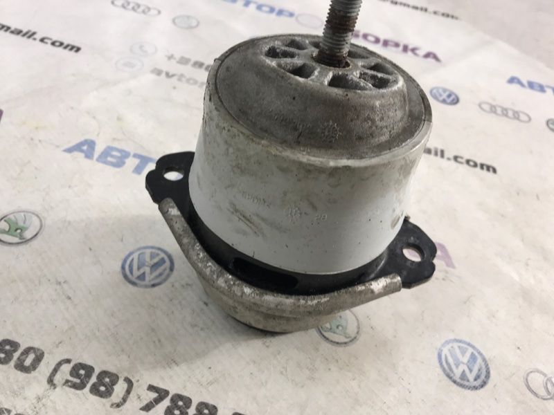 Опора / подушка двигуна 7L8199131A Audi Q7