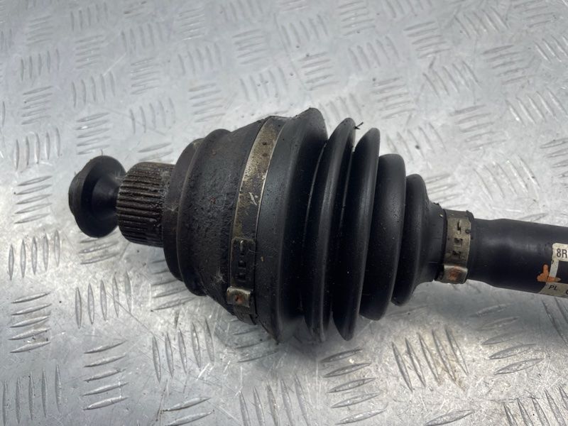 Піввісь 8R0407271C Audi A6