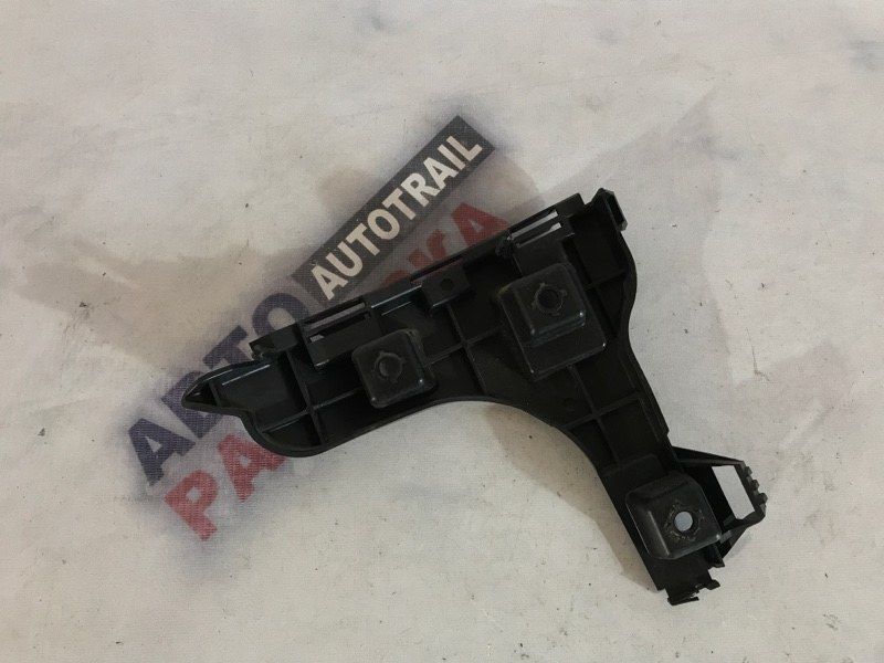 Кронштейн заднего бампера 30763440 Volvo XC60