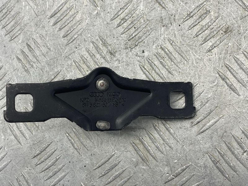 Запірна скоба кришки багажника 8W5827507 Audi A4