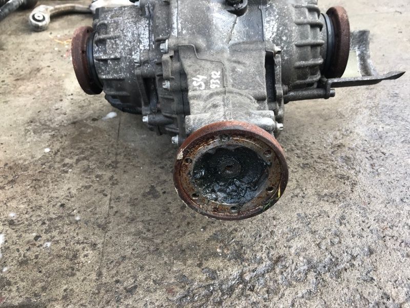 Редуктор заднего моста 0BF500043Q Audi S4