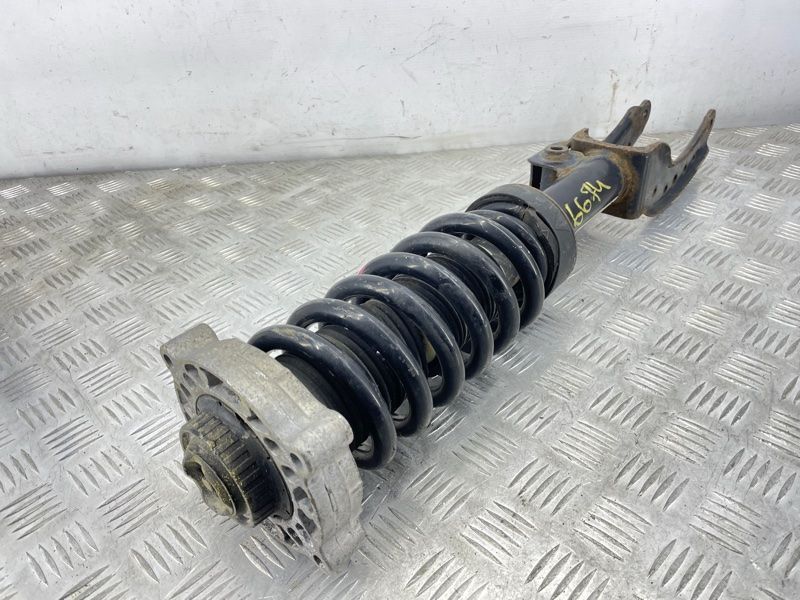 Стійка амортизатора в зборі з пружиною 7L8412022BR Audi Q7