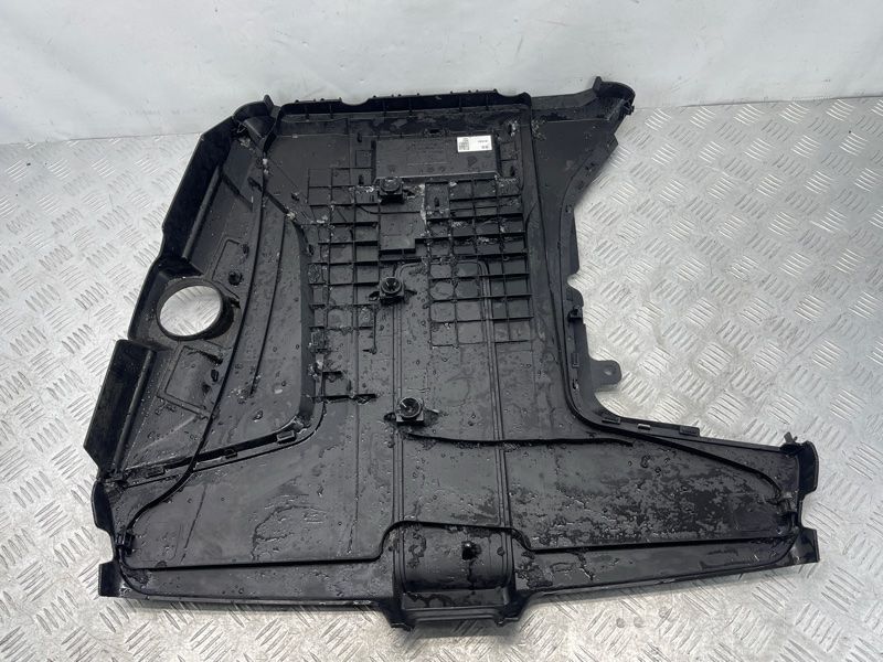 Накладка двигателя 4M0133849A Audi Q7