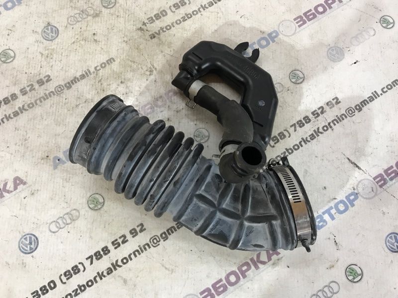 Повітропровід повітряного фільтра 165764GB0A Infiniti Q50