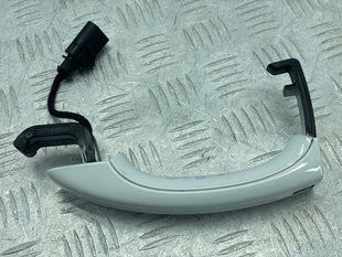 Ручка двери с бесключевым доступом внешняя 4L0837205B Audi Q7