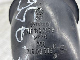 Патрубок воздушный 7L6129752B Audi Q7