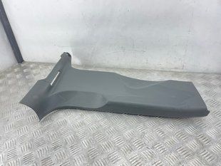 Облицювання стійки 8R0867240 Audi Q5