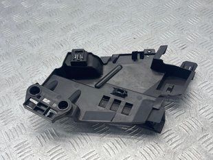 Кронштейн замка двери 31349773 Volvo XC90