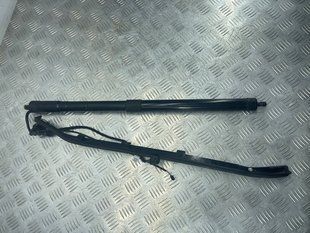 Приводной блок крышки багажника 7P6827851FIIT Volkswagen Touareg Volkswagen Touareg
