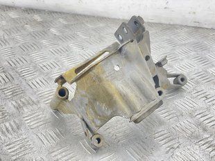Кронштейн подушки двигателя 4G0399059G Audi S6