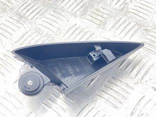 Кутова накладка дзеркала дверей внутрішня 4G8857505 Audi A7