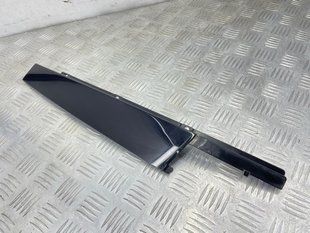 Накладка 8W0837902W Audi A4 Allroad
