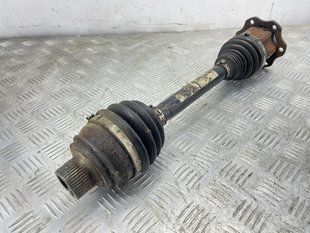 Привідний вал передній 4G0407271F Audi A6 Audi A6, Audi A7, Audi A8, Audi Q5, Audi RS7, Audi S6, Audi S7, Audi S8, Audi SQ5