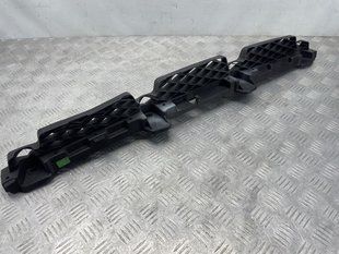 Направляюча / кріплення / кронштейн бампера 3C8807863D Volkswagen CC
