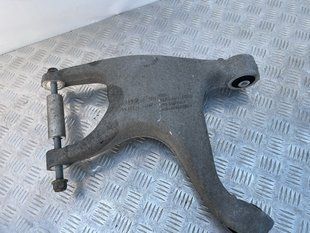 Рычаг задней подвески нижний 8R0505311F Audi Q5