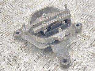 Кронштейн опори КП 8K0399115BS Audi A8