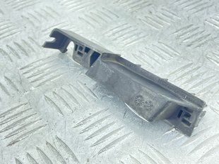 Направляющая переднего бампера 4H0807283A Audi A8