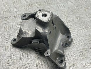 Опора двигуна 4H0199307AK Audi A8