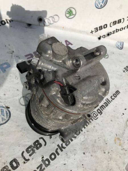 Компрессор кондиционера 4M0820803A Audi A7
