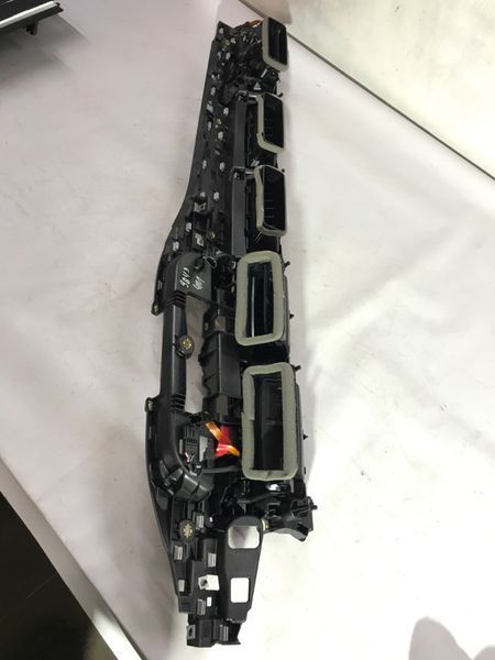 Дефлектор повітропроводу 4M1820902AS6PS Audi Q7