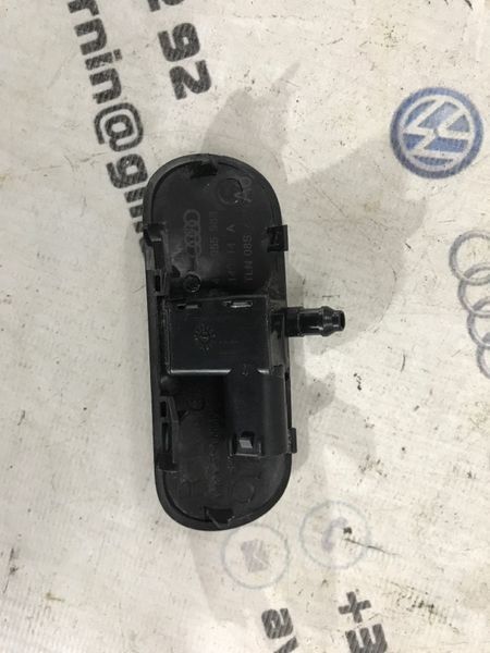 Форсунка омивача лобового скла 4G0955988 Audi A6