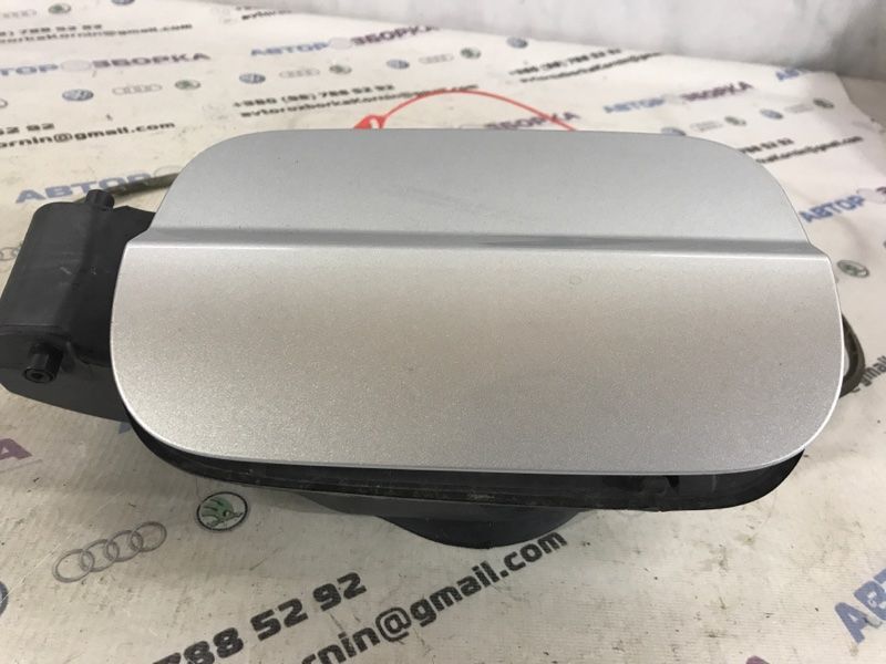 Корпус лючка крышки топливного бака в зборе 4G0809906C Audi A6