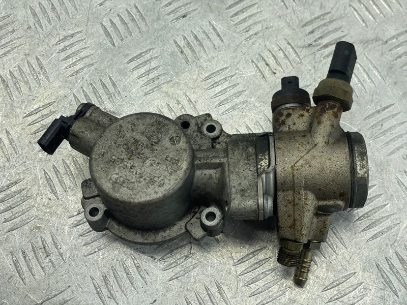 Паливний насос 07L127026J Audi A6